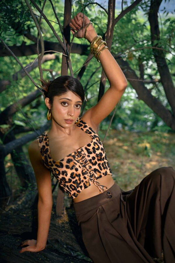 LEONA BUSTIER (3) LEONA BUSTIER