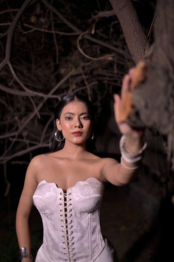 IVORY PETAL CORSET